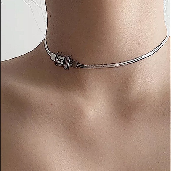 STERLING SILVER BUCKLE DESIGN CHOKER NECKLACE - Picture 5 of 14